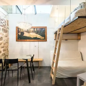 Attractive 25 M2 In A District Apartment Paris